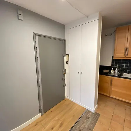 Lovely Flat 4 Peoples Apartment