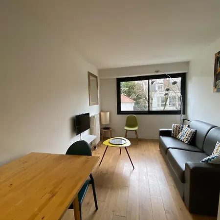 Lovely Flat 4 Peoples Apartment